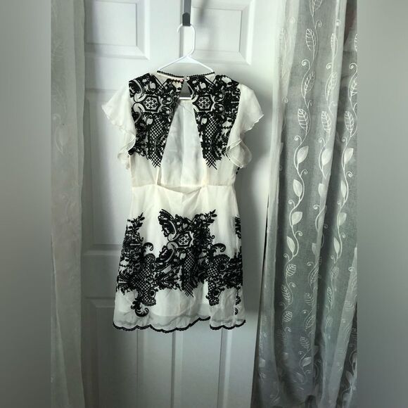 Anthropologie Foxiedox Embroidered  lace mini Dress Ruffle xs pit to pit 17.5” - Picture 13 of 14